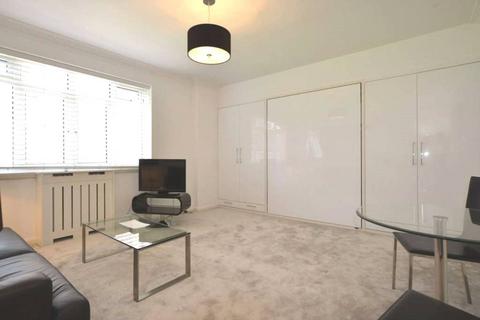 Studio to rent, Pembroke Road, London, W8