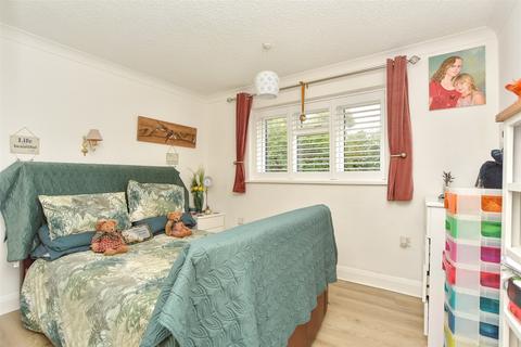 37 Dean Road, Strood, Rochester, ME2 3QH