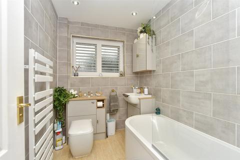 37 Dean Road, Strood, Rochester, ME2 3QH
