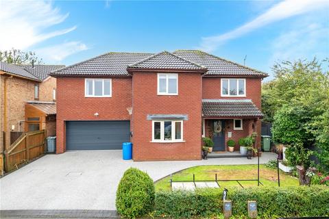 4 bedroom detached house for sale, Hazelwood Drive, Bourne, PE10