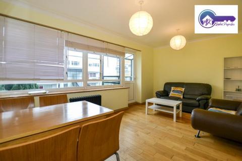 3 bedroom flat to rent, London SW1V