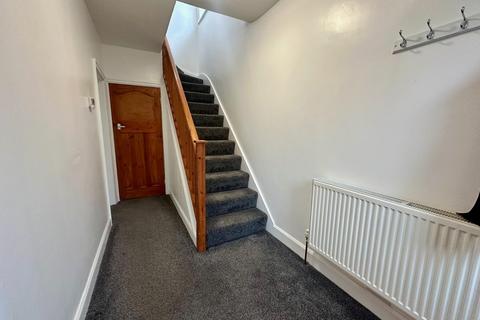 3 bedroom semi-detached house to rent, Roman Crescent, Leeds, West Yorkshire, LS8