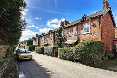 2 bedroom end of terrace house for sale, Tolland Lane, Hale