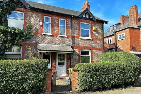 2 bedroom end of terrace house for sale, Tolland Lane, Hale