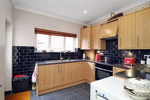 2 bedroom end of terrace house for sale, Tolland Lane, Hale