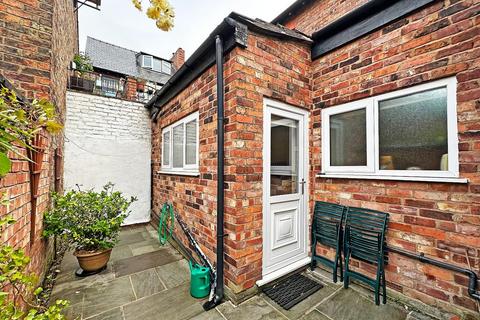 2 bedroom end of terrace house for sale, Tolland Lane, Hale