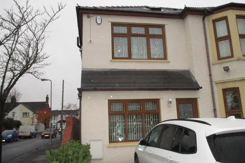 2 bedroom end of terrace house to rent, Aubrey Avenue, Cardiff