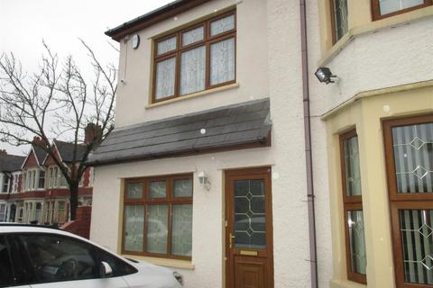 2 bedroom end of terrace house to rent, Aubrey Avenue, Cardiff