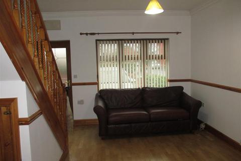 2 bedroom end of terrace house to rent, Aubrey Avenue, Cardiff