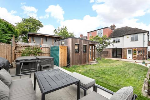 3 bedroom semi-detached house to rent, Crown Dale, London, SE19