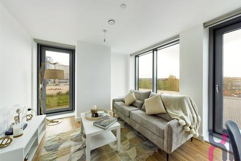 2 bedroom flat to rent, Media City, Michigan Point Tower D, 18 Michigan Avenue, Salford, M50