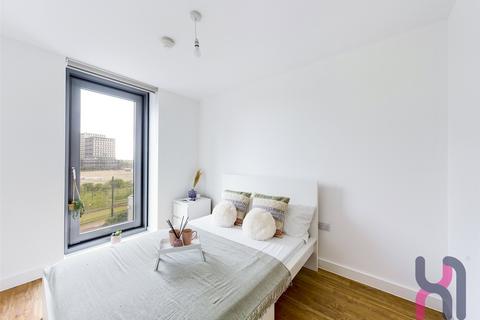 2 bedroom flat to rent, Media City, Michigan Point Tower D, 18 Michigan Avenue, Salford, M50