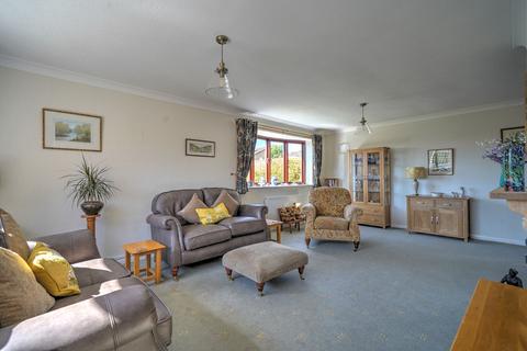 2 bedroom bungalow for sale, Jury Park, South Molton