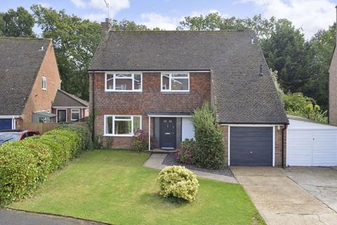 4 bedroom detached house for sale, Brookside, Cranleigh