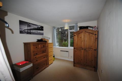 2 bedroom flat to rent, Westacre Close, Bristol