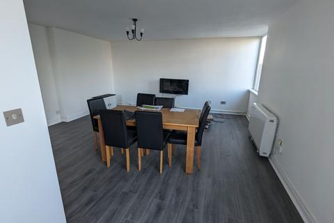 2 bedroom flat to rent, Westacre Close, Bristol