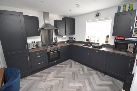 2 bedroom end of terrace house for sale, Aspen Crescent, Houghton Regis, Dunstable, Bedfordshire, LU5