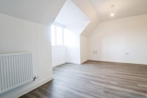 Flat 14, 1 Kenyon Way, Slough, SL3 8AL
