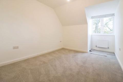 Flat 14, 1 Kenyon Way, Slough, SL3 8AL