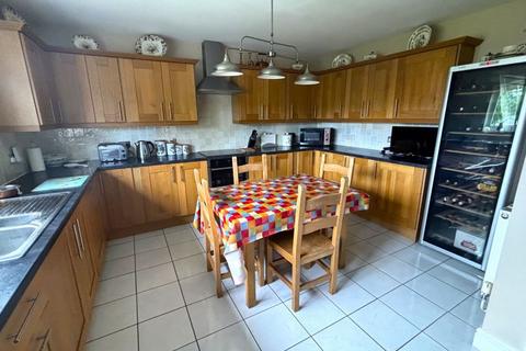 3 bedroom detached bungalow for sale, Gypsy Crescent, Llanfoist, Abergavenny