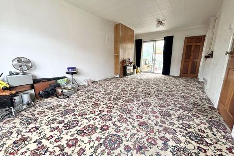 6 Clausen Close, Birmingham, B43 7UD