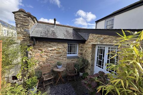 2 bedroom coach house for sale, Barrack Lane, Truro