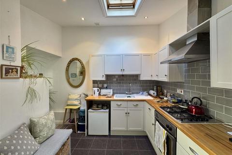2 bedroom coach house for sale, Barrack Lane, Truro