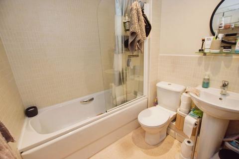 5 Edwards Court, Exeter, EX2 7RL