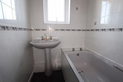 2 bedroom terraced house to rent, The Moss, Manchester