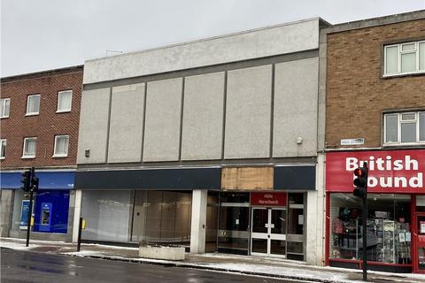 Retail property (high street) to rent, Hornchurch RM12