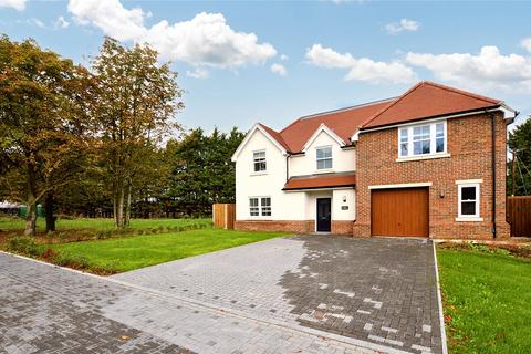 5 bedroom detached house to rent, Farm Drive, Canes Lane, Hastingwood, Essex, CM17