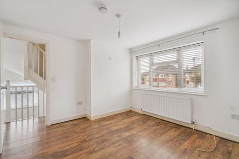 4 bedroom end of terrace house for sale, Eastcote Lane, Northolt