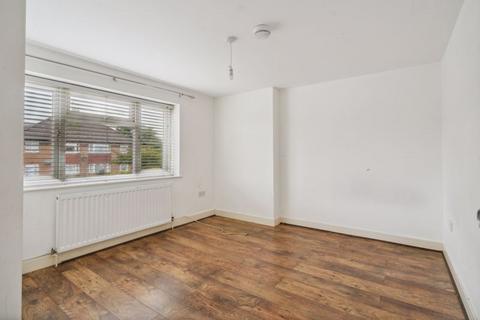 4 bedroom end of terrace house for sale, Eastcote Lane, Northolt