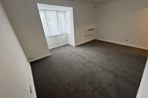 Studio for sale, Rabournmead Drive, Northolt