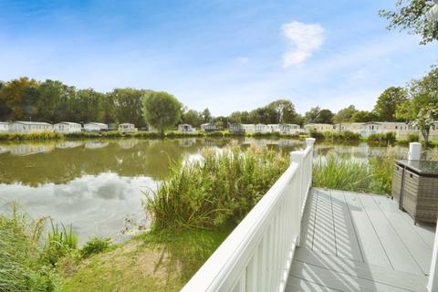 2 bedroom park home for sale, Mallard Lake, Cotswold Hoburne, Cotswold Lakes