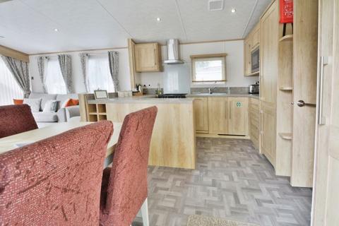 2 bedroom park home for sale, Mallard Lake, Cotswold Hoburne, Cotswold Lakes