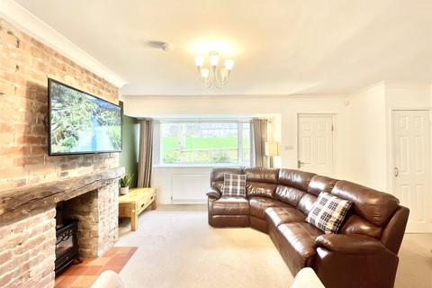 108 Bryans Leap, Burnopfield, Newcastle Upon Tyne, NE16 6BU