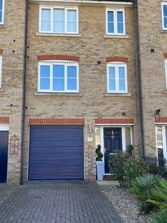 3 bedroom terraced house for sale, Redshank Road, Chatham