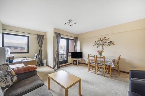 1 bedroom apartment for sale, Selborne Court, Berkshire RG1