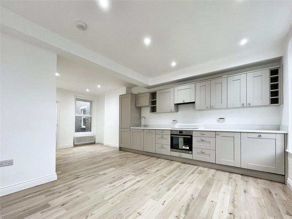 Lounge/Kitchen