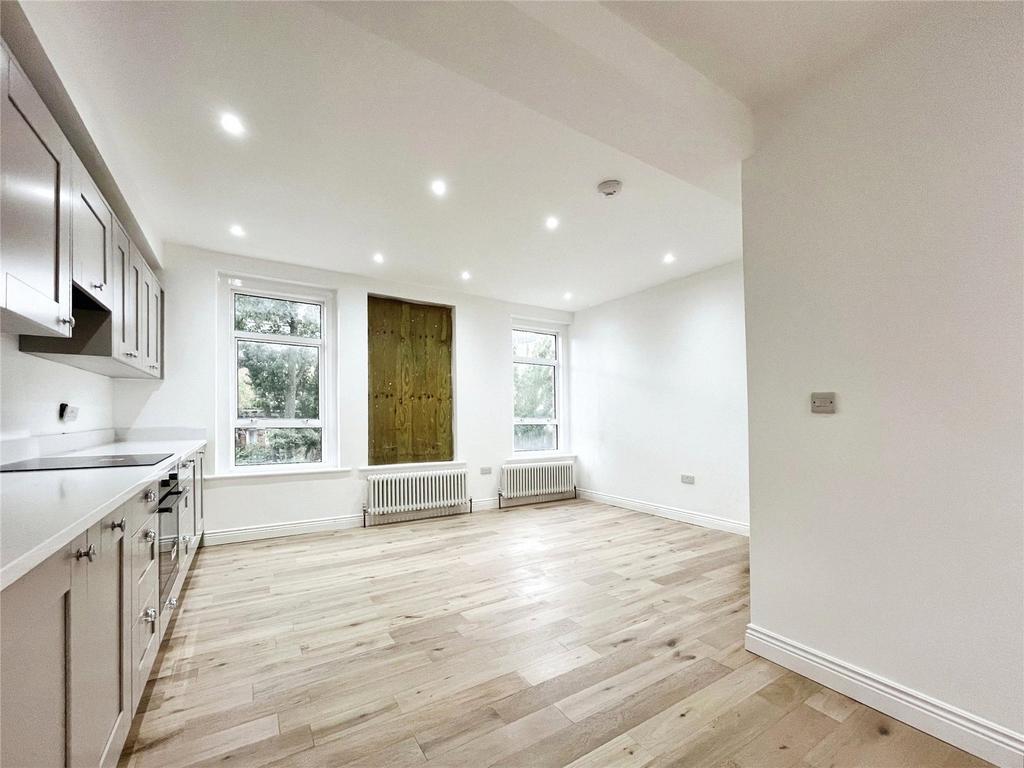 Lounge/Kitchen