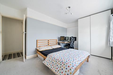 73 Lewis Road, Mitcham, CR4 3DF