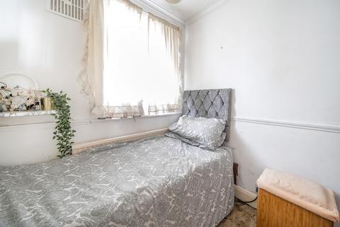 8 Franklin Crescent, Mitcham, CR4 1NH