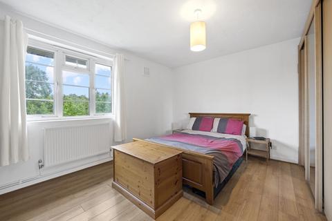 2 bedroom apartment for sale, West Barnes Lane, New Malden KT3