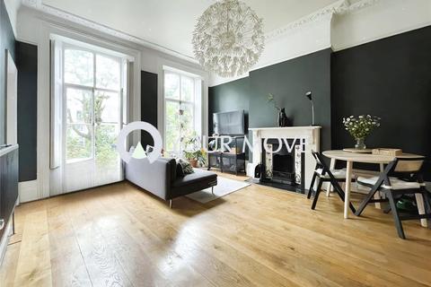 2 bedroom flat to rent, Stratheden Road, London SE3