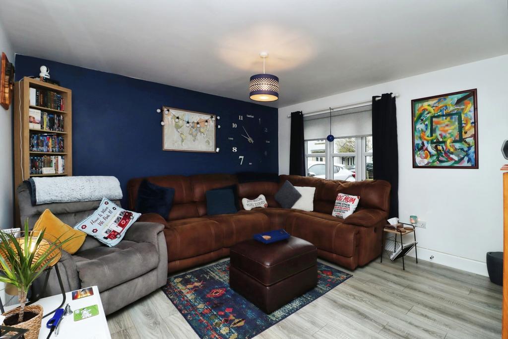 Livingstone Place, Cowdenbeath KY4 3 bed semidetached house for sale £245,000
