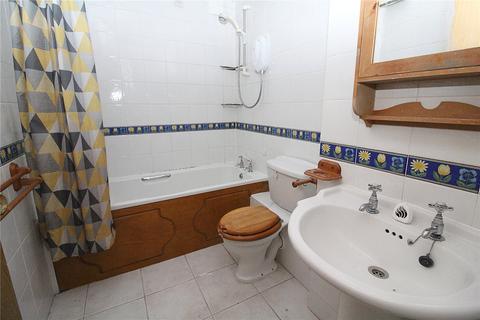 2 bedroom flat for sale, Lady Park Court, West Yorkshire LS17