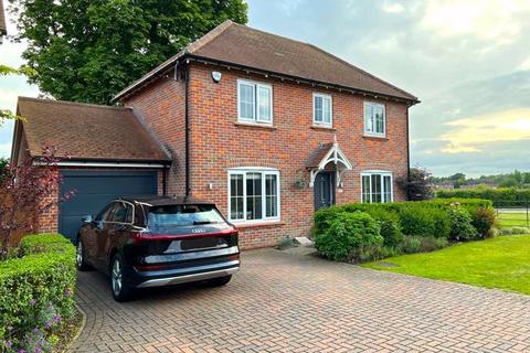 6 Abrahams Close, Amersham, HP7 9FA