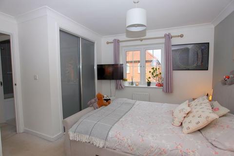 6 Abrahams Close, Amersham, HP7 9FA
