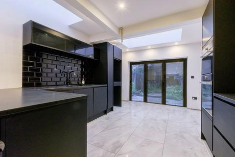 32 Orchard Road, Welling, DA16 1QG